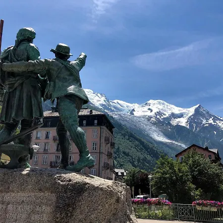 La Chaumière Mountain Hotel 2*
