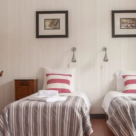 호텔 La Chaumiere Mountain 2*