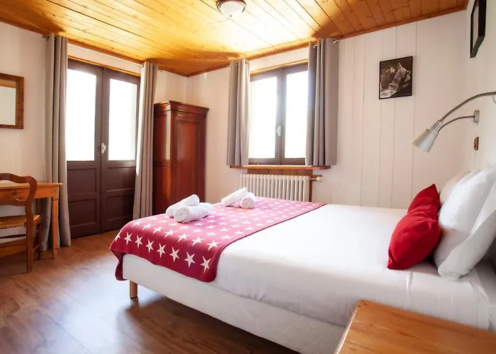 Hotel La Chaumiere Mountain 2*