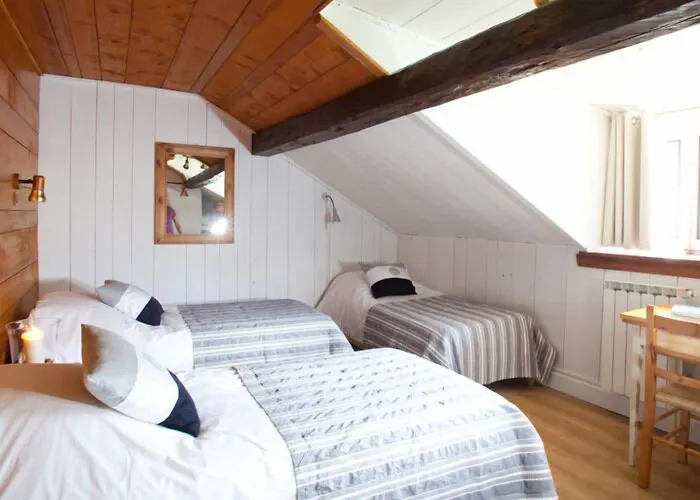 Hotel La Chaumiere Mountain 2*