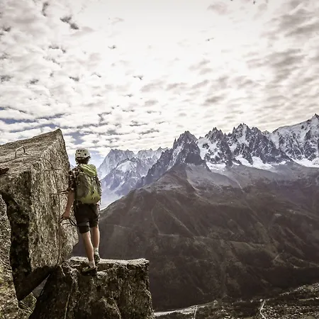 La Chaumiere Mountain Hotel 2*